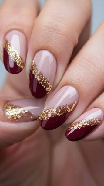 kulis Press-On Short Round Pink Base Nail Extensions With Free Glue Kit in Maroon With Golden Glitter Design