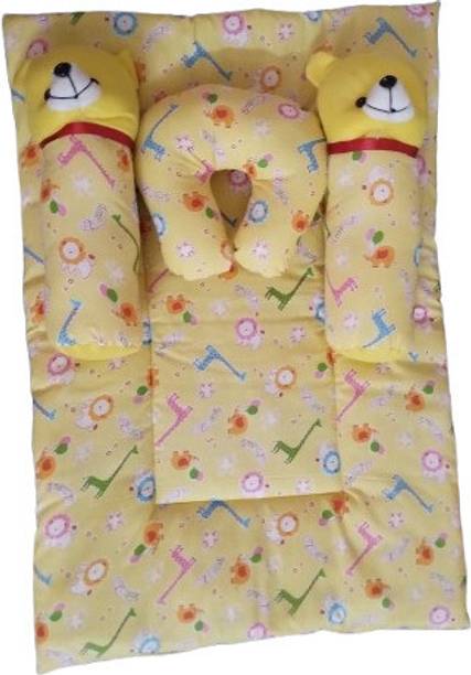 नवकार ट्रेडर्स 4 piece cotton bedding set(1 bed ,1 U-Shape pillow, 2 teddy face lot) शिशु का बिस्तर रेक्टेंगल