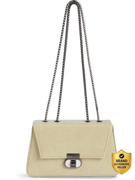 Kreyaa Shoulder Bag