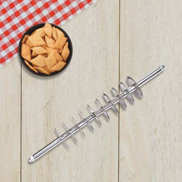 DeoDap Stainless Steel Noodle Lattice Roller Kitchen Dough Cutting Tool Pastry Cutter
