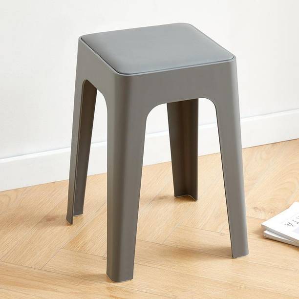 ARTMENT Livo Plastic Bar Stool