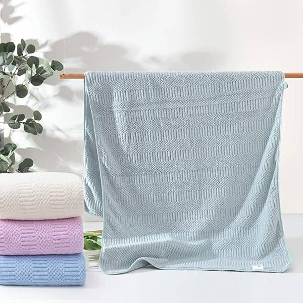 The Better Home Microfiber 300 GSM Bath Towel