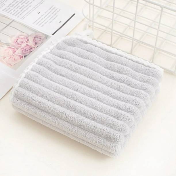 Linear Microfiber 300 GSM Bath Towel