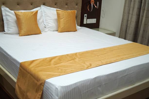 Vissage Polyester Double King Sized Bedding Set