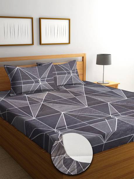 KURRY HOME FURNISHING Cotton King Fitted (Elastic) 210 TC Geometric 1 Bedsheet with 2 Pillow Covers