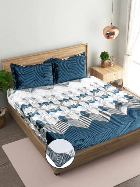 real dream Velvet Double Fitted (Elastic) 310 TC Printed 1 Winter Bedsheet with 2 Pillow Covers