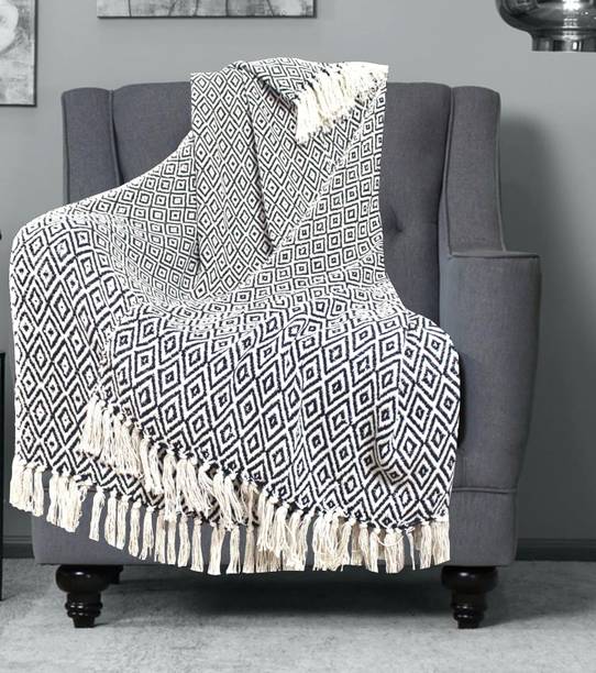 Juctos Geometric Single Throw for  AC Room