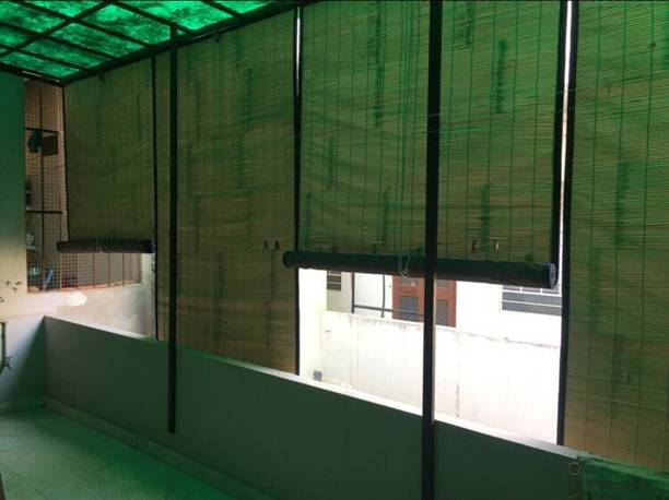 saini Roller Blind Hand Drawn On Ceiling