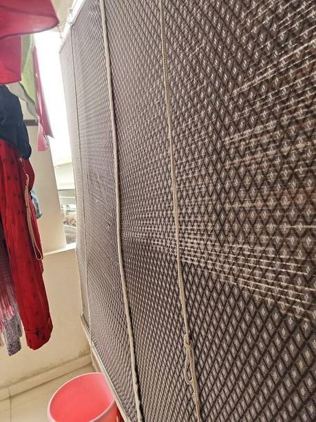 saini Roller Blind Hand Drawn On Ceiling