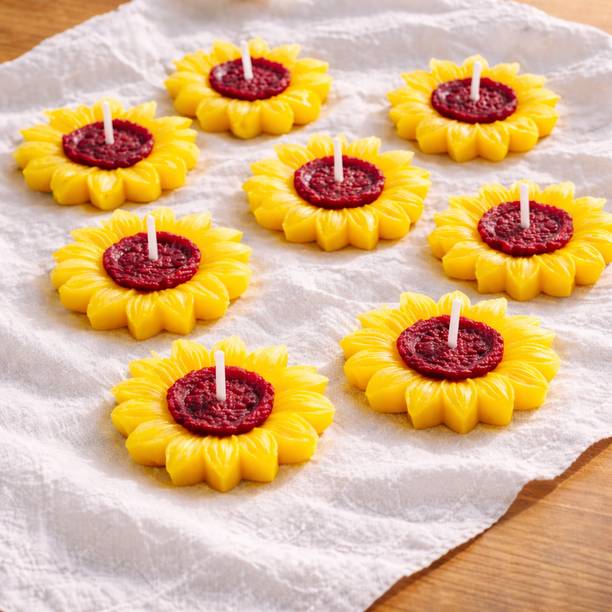 Rayash Handcrafted Premium Sunflower Candle Gift set of 8 (Unscented) Candle