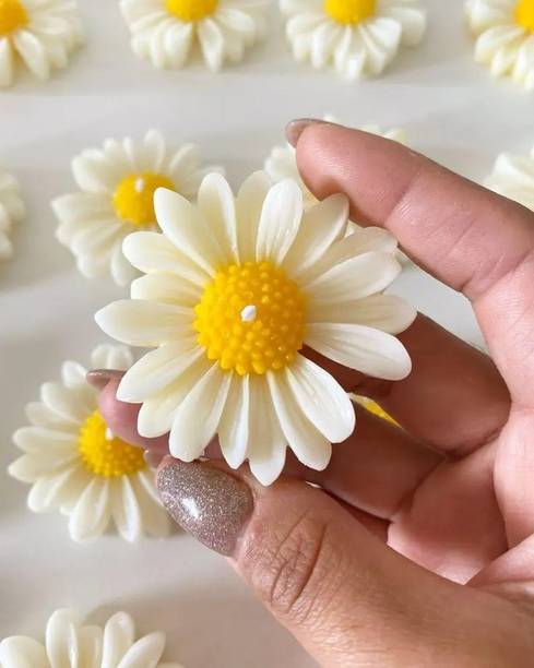 Dhruvathings daisy flower candle Candle