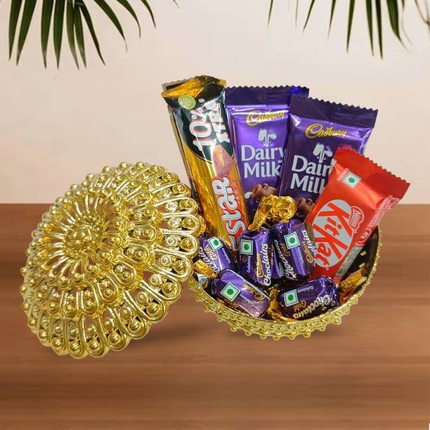 Chocoloony Chocolate Gift Hamper for Girlfriend, Sister, Wife and your Loved ones. Caramels