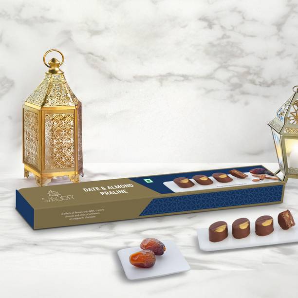 Smoor Eid Special Date & Almond Praline Box of 7 | Festive Delight for Eid & Gifting Bites