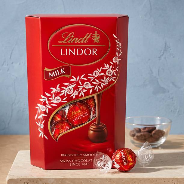 LINDT Lindor Truffles Gift Pack