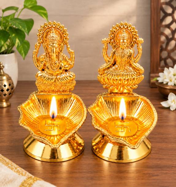 KARUNAMAYI VENTURES Iron (Pack of 2) Table Diya Set