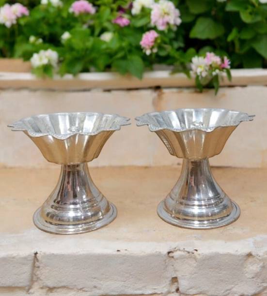 Sigaram Brass 2.2 Inch Flower Diya For Home Pooja Decore K4499 Brass (Pack of 2) Table Diya