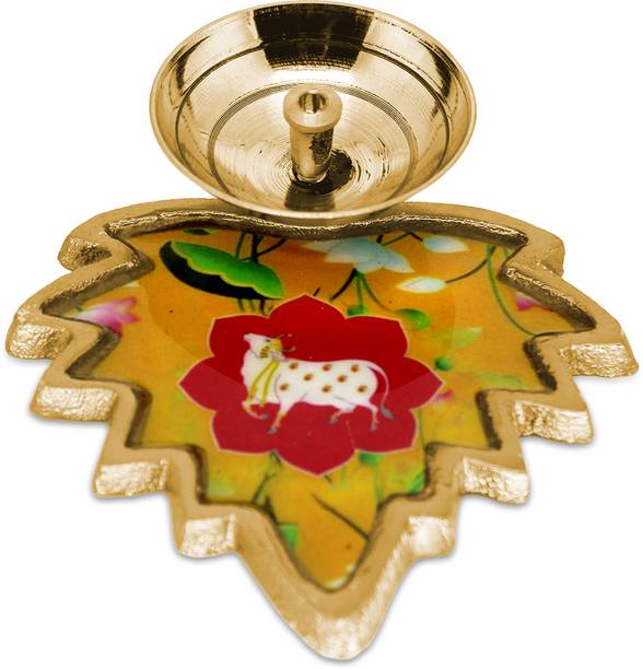 Adhvik Pack of 1 Small Size 10 Cm Metal Brass Pital Print Shape Leaf Paro Pyali Diya Brass Table Diya
