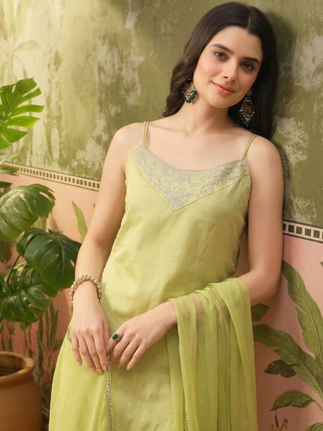 Women Silk Blend Kurta Pant Dupatta Set