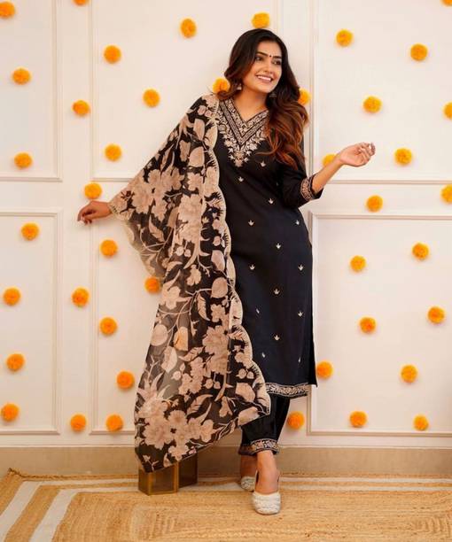 PILUDI Women Kurta Pant Dupatta Set