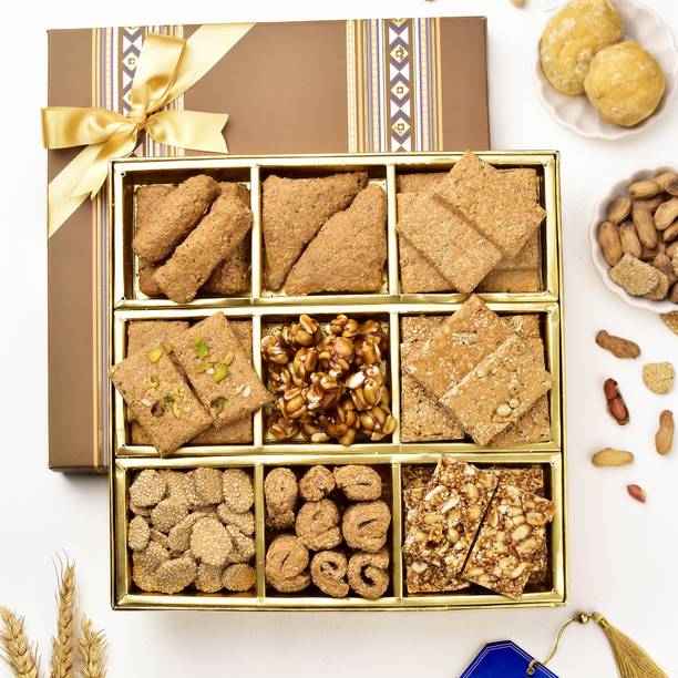 HyperFoods Makar sankranti Gifts For Family And Friends Lohri Gift Hamper New Year Gift Box