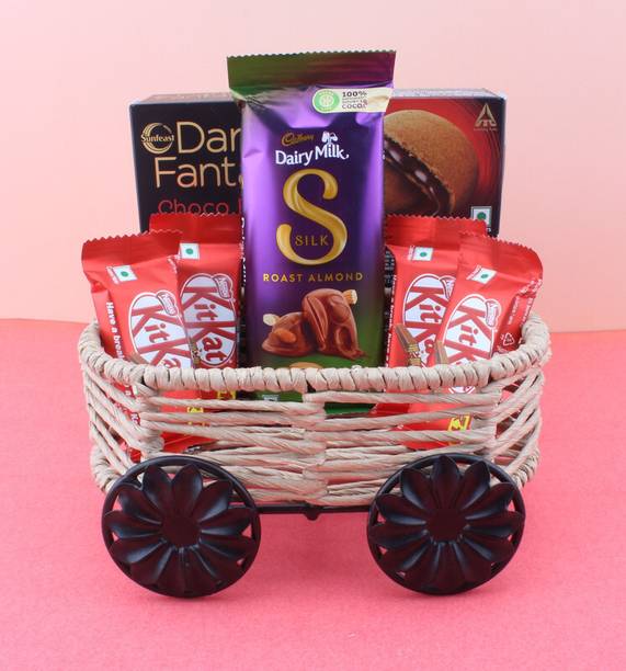 SurpriseForU Silk Roast Almond With Premiuim Thread Cart Chocolate Hamper | 327 Plated Gift Box