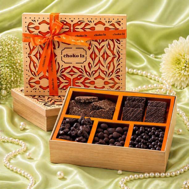 Choko La Regalia Chocolate Gift Hamper Premium Chocolate Box Milk Chocolates Dark Almond Chocolate Combo