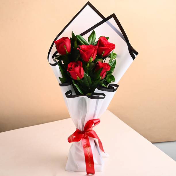 Floweraura Fresh Love Special Bunch of Fresh Live 5 Red Roses Bouquets