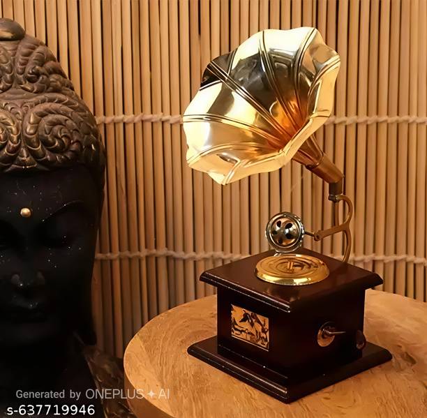 Crafted field Wooden Gramophone