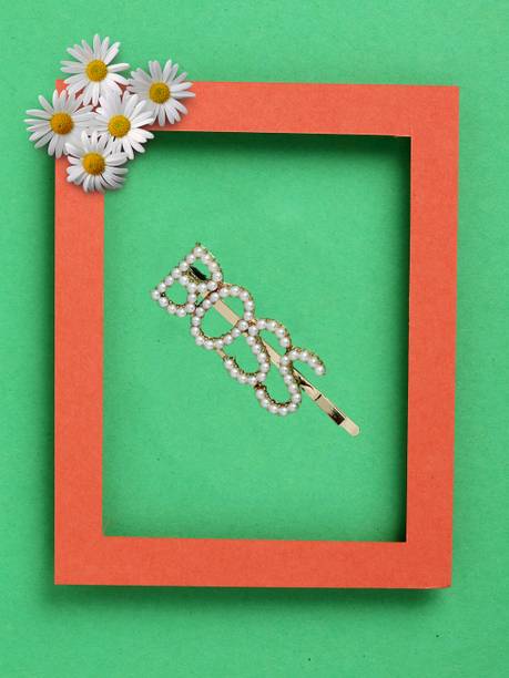 Dressberry Women Gold-Toned & White Embellished Bobby Pins Hair Pin