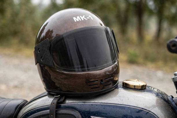 MK-1 VIN_Premium Helmet_16 Motorbike Helmet
