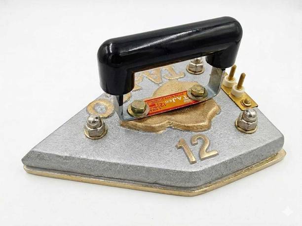 Tovito by Tajco 12 pound (5.5kg) Brass laundry electric iron Commercial iron with pluckwire 800 W Dry Iron