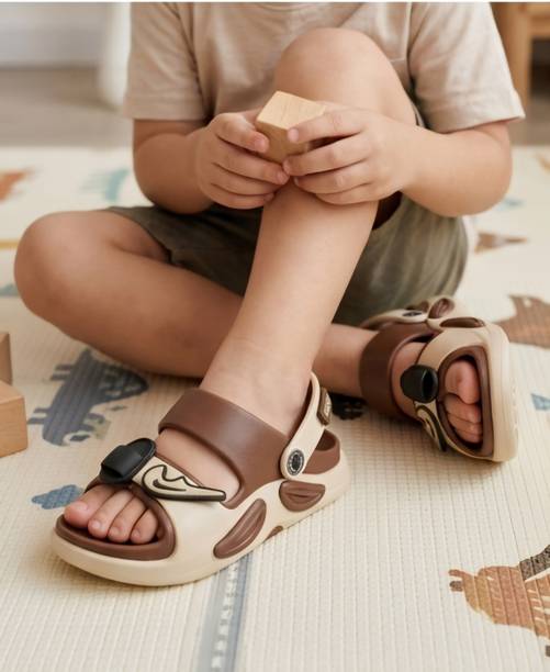 Minnions Strap Clogs For Boys & Girls
