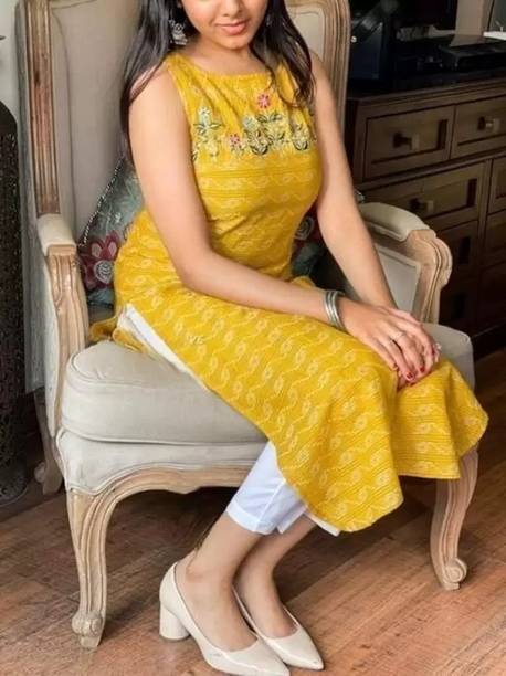 BHADORIYA FASHION HUB Women Embroidered Cotton Blend Straight Kur