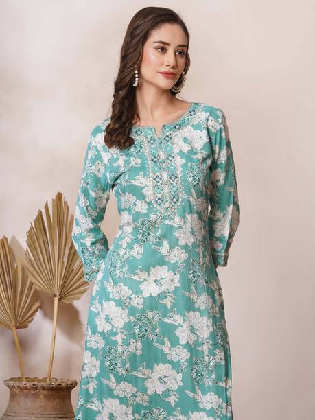 PRISCA Women Floral Print Viscose Rayon Straight Kurta