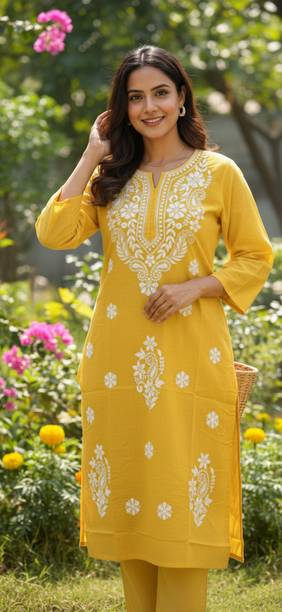 THECHIKANKARI Women Chikan Embroidery Straight Kurta