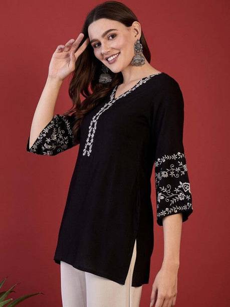 sarswa Women Embroidered Viscose Rayon A-line Kurta