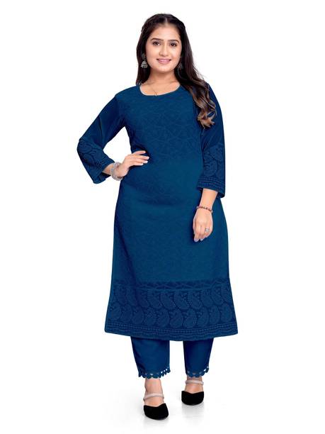 Women Embroidered Georgette Straight Kurta
