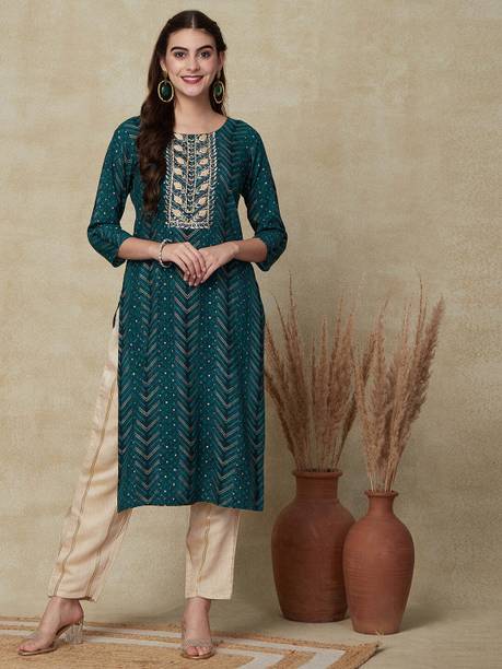 Percy Women Embroidered, Printed Viscose Rayon Straight Kurta
