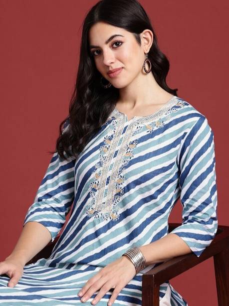 Deepyog Women Printed Viscose Rayon Straight Kurta (Grey)