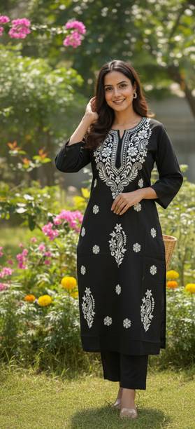 THECHIKANKARI Women Chikan Embroidery Straight Kurta