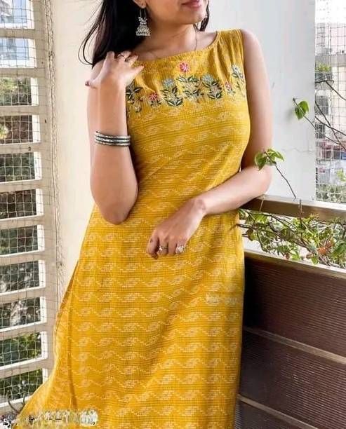 sbriyork Women Embroidered Cotton Blend Straight Kurta