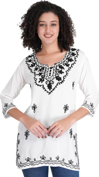 Leafier Women Embroidered Cotton Rayon Straight Kurta (White)