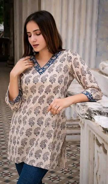 Mialo fashion Women Printed Viscose Rayon Straight Kurta (White)