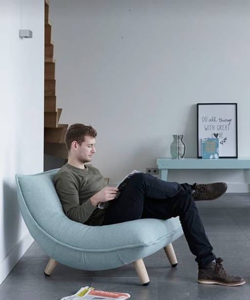 Giftoshopee Engineered Wood Lounger