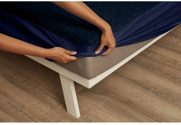 वेकफिट इलास्टिक स्ट्रैप डबल साइज जल प्रतिरोधी मैट्रेस प्रोटेक्टर