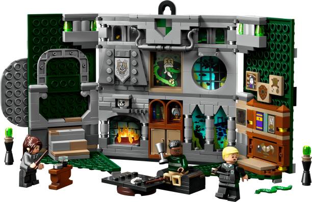 LEGO Harry Potter SlytherinHouse Banner (349 Blocks) Model Building Kit