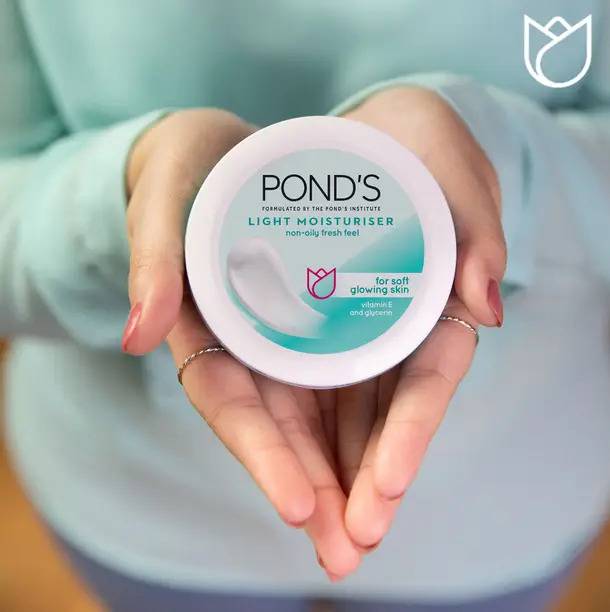 POND's soft Moisturiser Soft Glowing Skin Vitamin E and Glycerin Face Cream - 200ml