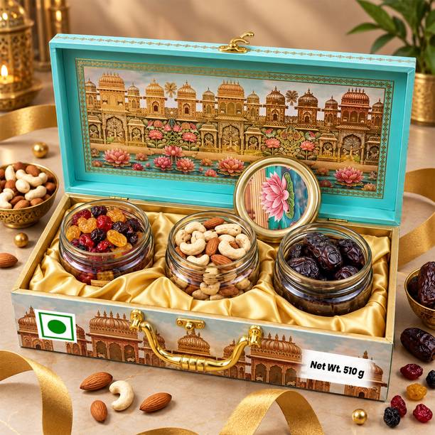BrijBooti Dry Fruits Pack | Premium Gift Box | Almonds & Cashew Mix, Khajoor & Mix Berries Assorted Nuts