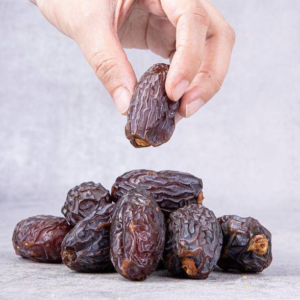 Royal foodery Dates | Khajuur | Jumbo date rich source of nutrition Khajoor Dates