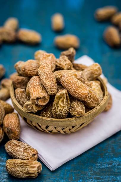 hanumant enterprises Premium Yellow Dry Dates Pili Kharak 1000g Dry Dates Dry Dates